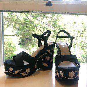 MIA floral wedges